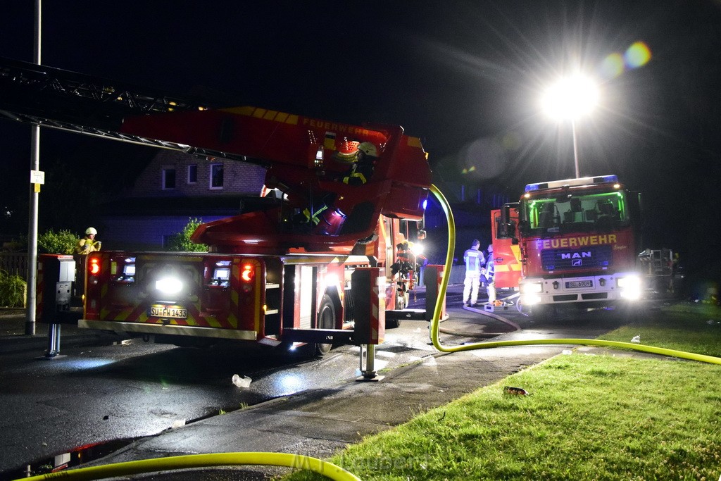 Grossfeuer Einfamilienhaus Siegburg Muehlengrabenstr P0131.JPG - Miklos Laubert